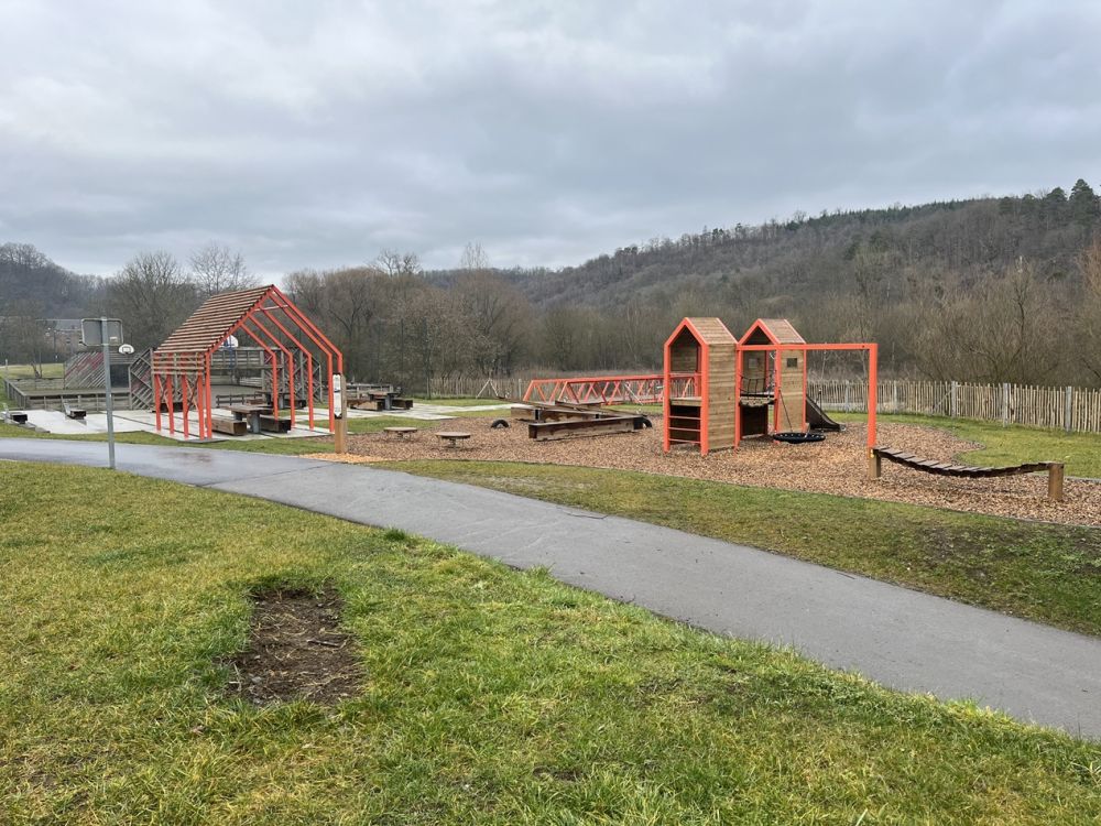 Plaine de jeux communale à proximité de la plage 